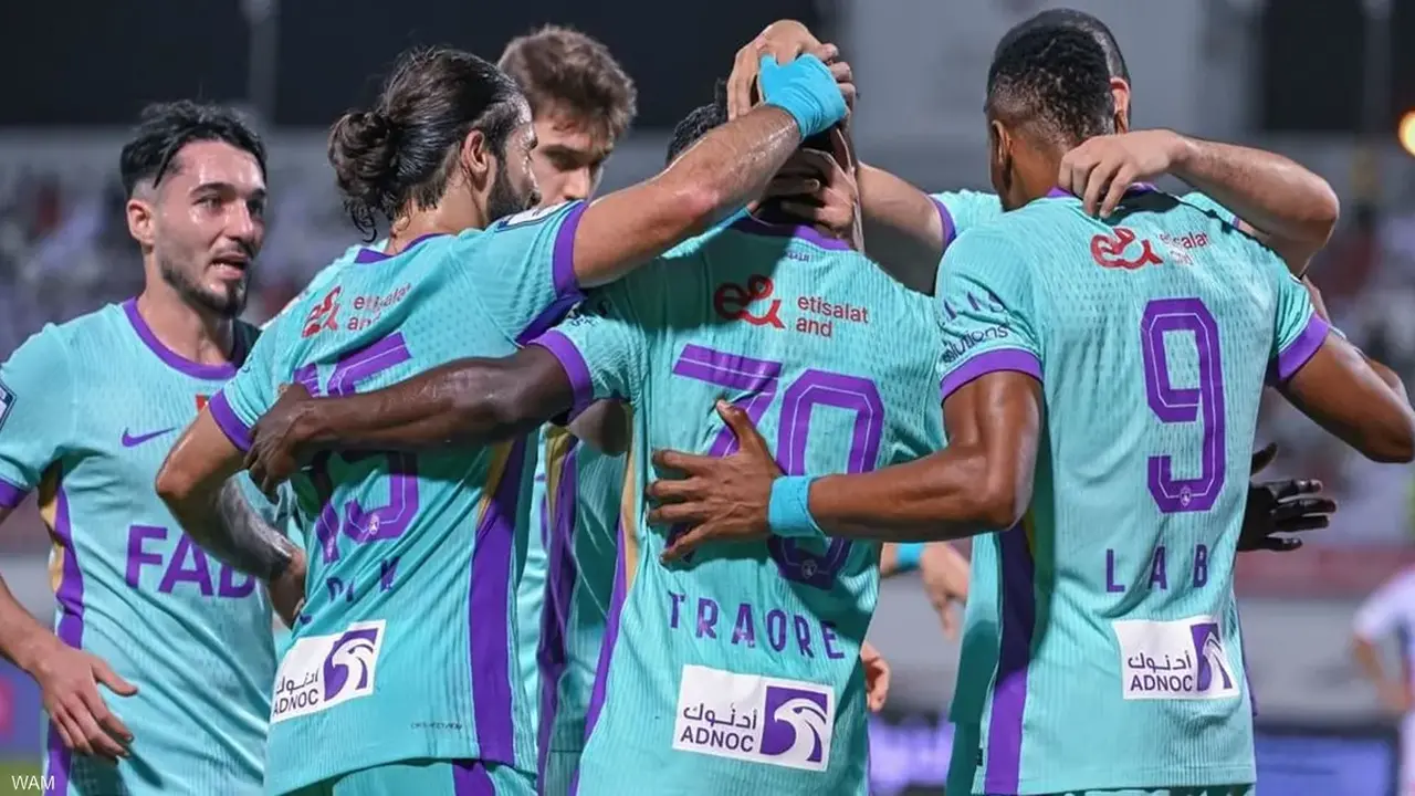 للمرة الـ15 في تاريخه.. العين يتوّج بطلا للدوري الإماراتي